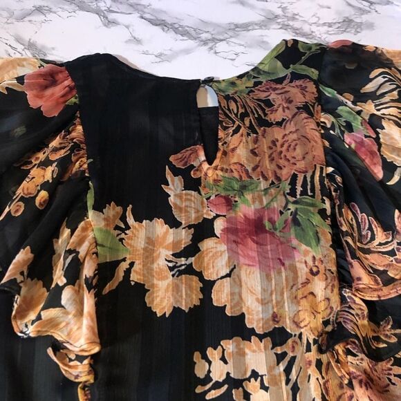 Collective Concepts Floral Ruffle Blouse size Small - Picture 3 of 6